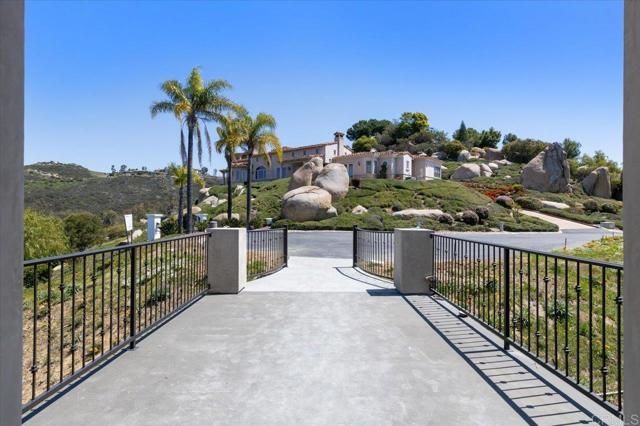 9607 Misty Meadow Lane, Escondido, CA 92026