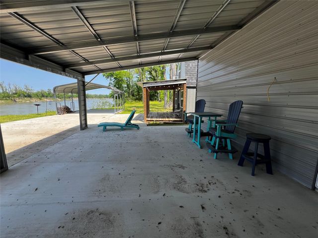 1074 W Taylor Lake Circle, Livingston, TX 77351