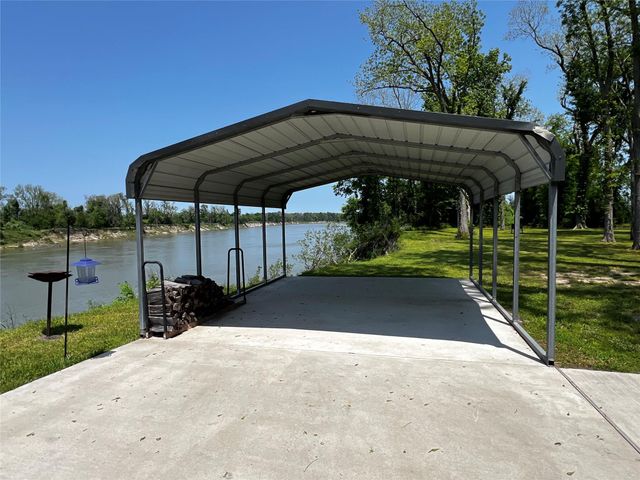 1074 W Taylor Lake Circle, Livingston, TX 77351