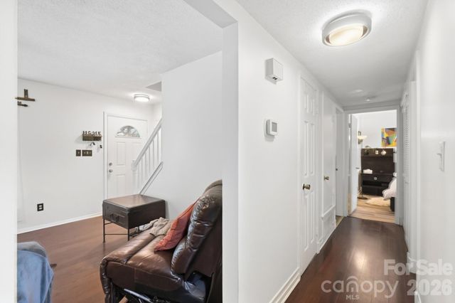 6333 Round Hill Road, Charlotte, NC 28211