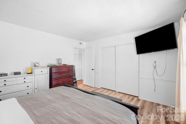 6333 Round Hill Road, Charlotte, NC 28211