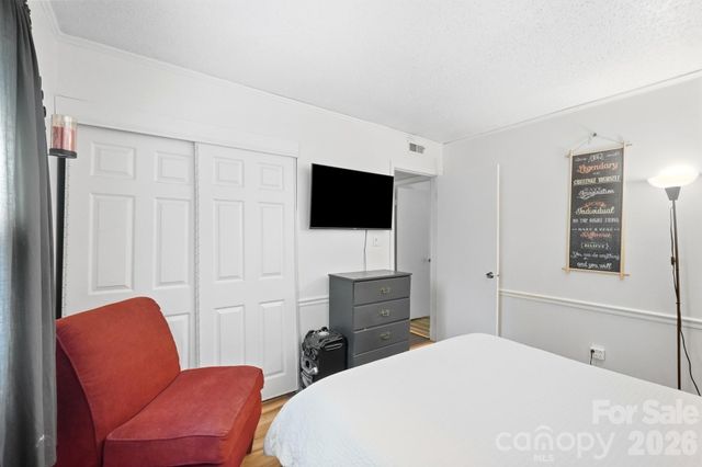 6333 Round Hill Road, Charlotte, NC 28211
