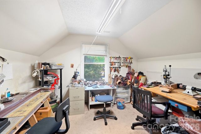6333 Round Hill Road, Charlotte, NC 28211