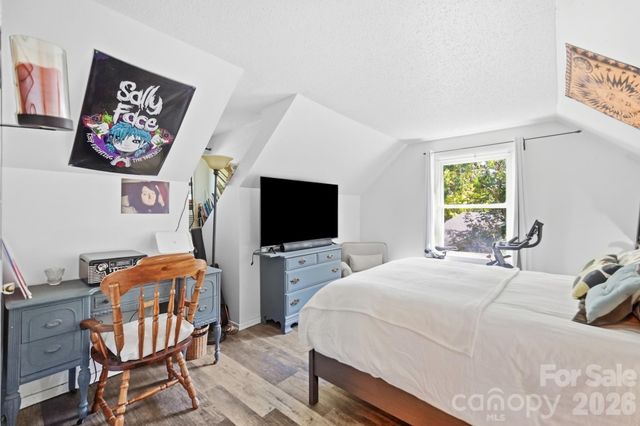 6333 Round Hill Road, Charlotte, NC 28211
