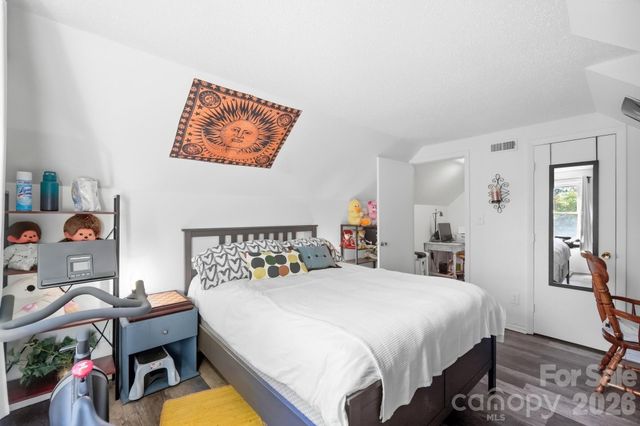 6333 Round Hill Road, Charlotte, NC 28211