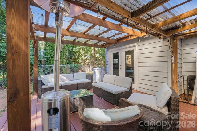 6333 Round Hill Road, Charlotte, NC 28211
