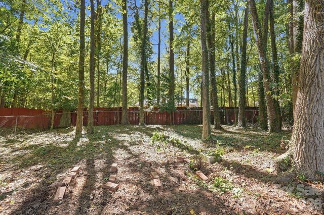 6333 Round Hill Road, Charlotte, NC 28211