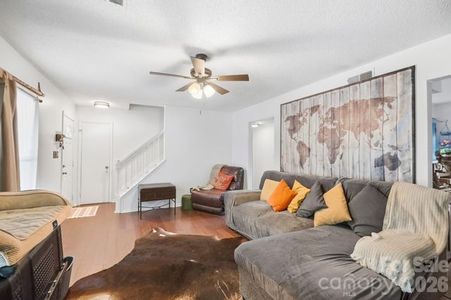 6333 Round Hill Road, Charlotte, NC 28211