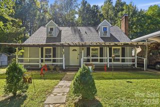 6333 Round Hill Road, Charlotte, NC 28211
