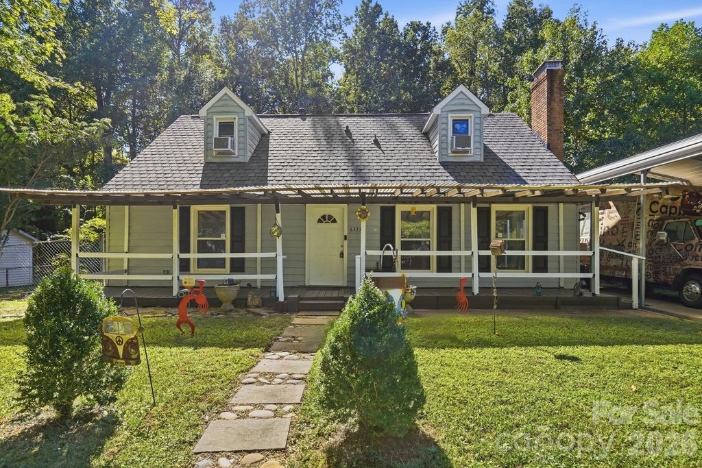 6333 Round Hill Road, Charlotte, NC 28211