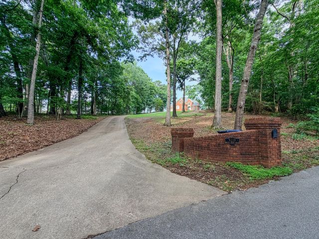 9219 Rocky Point Road, Soddy Daisy, TN 37379