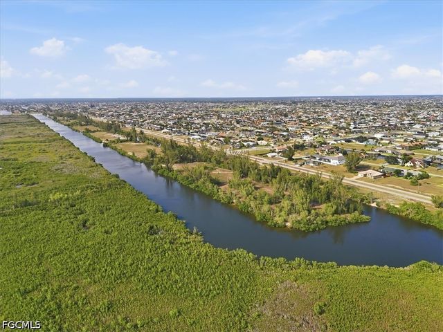 105 SW 36th PL, Cape Coral, FL 33991