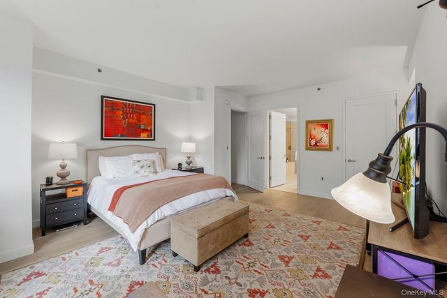10 City Place 2B, White Plains, NY 10601