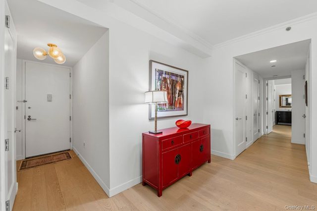 10 City Place 2B, White Plains, NY 10601