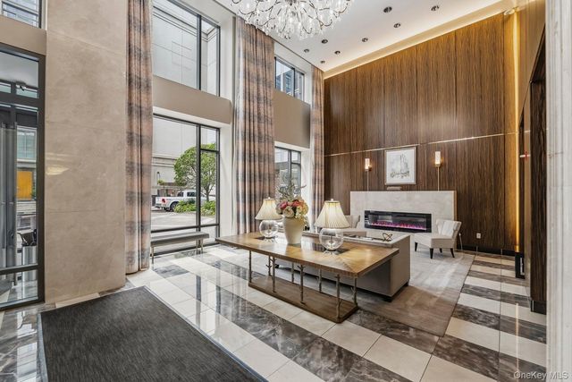 10 City Place 2B, White Plains, NY 10601