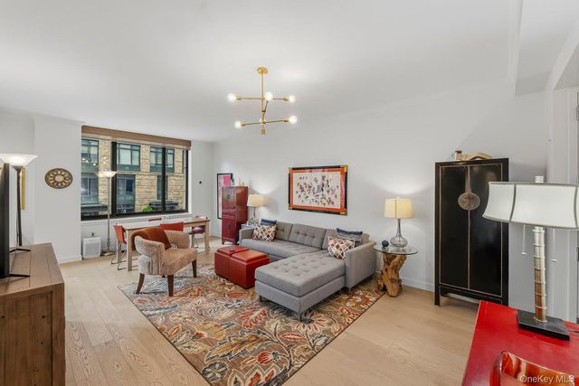 10 City Place 2B, White Plains, NY 10601