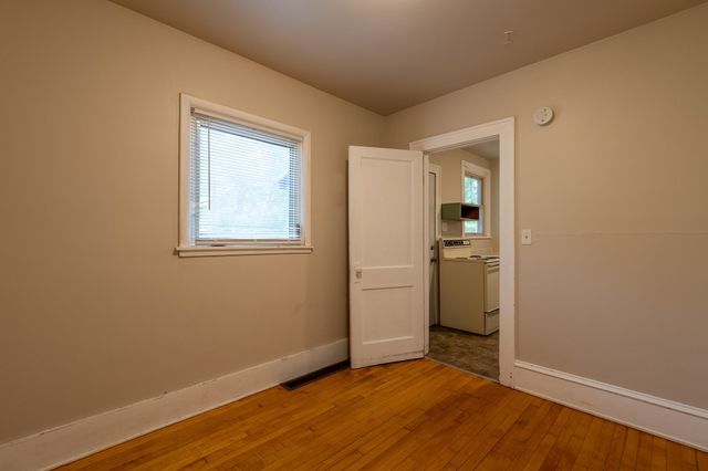 915 College Street N, Fargo, ND 58102