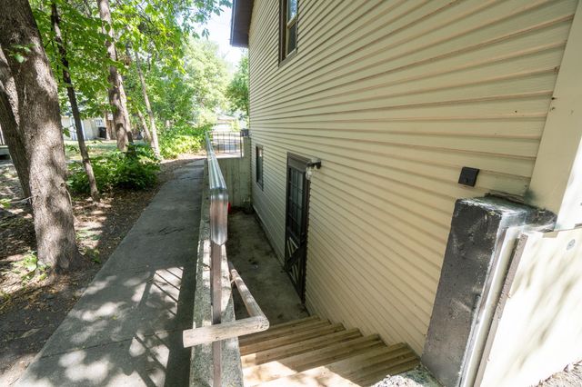 915 College Street N, Fargo, ND 58102
