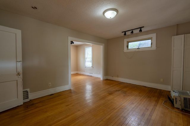 915 College Street N, Fargo, ND 58102