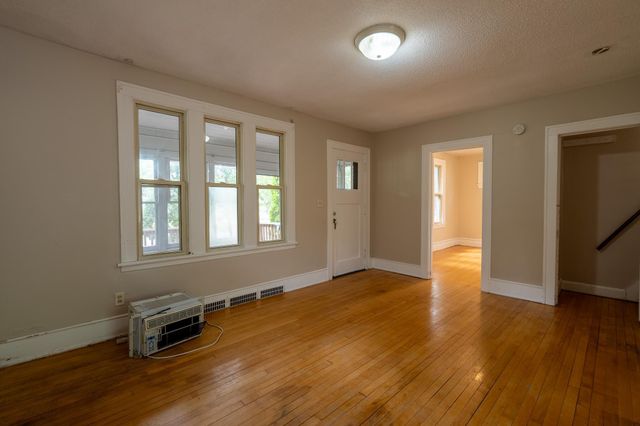 915 College Street N, Fargo, ND 58102