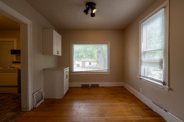 915 College Street N, Fargo, ND 58102