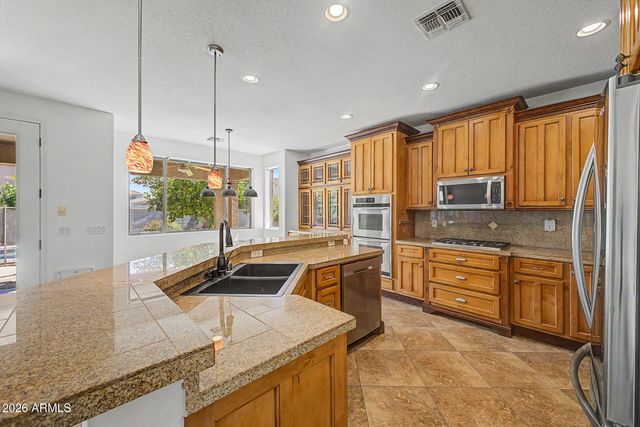 8801 W PALMAIRE Avenue, Glendale, AZ 85305