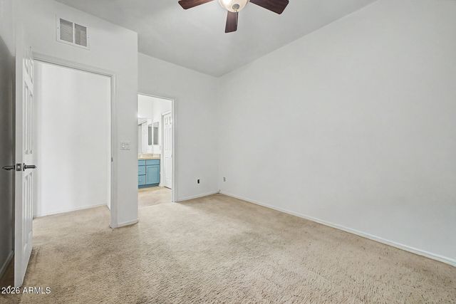 8801 W PALMAIRE Avenue, Glendale, AZ 85305