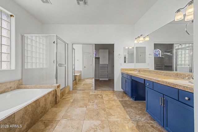 8801 W PALMAIRE Avenue, Glendale, AZ 85305