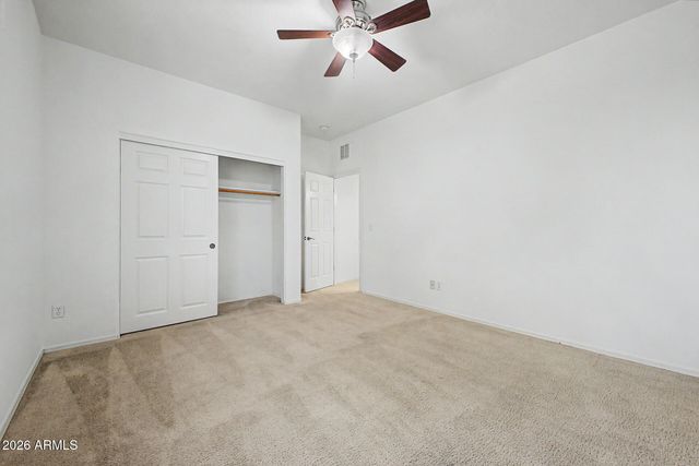 8801 W PALMAIRE Avenue, Glendale, AZ 85305