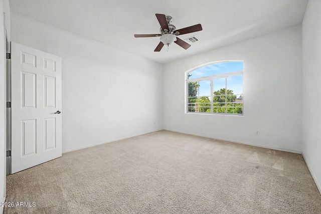 8801 W PALMAIRE Avenue, Glendale, AZ 85305