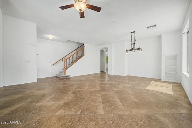 8801 W PALMAIRE Avenue, Glendale, AZ 85305