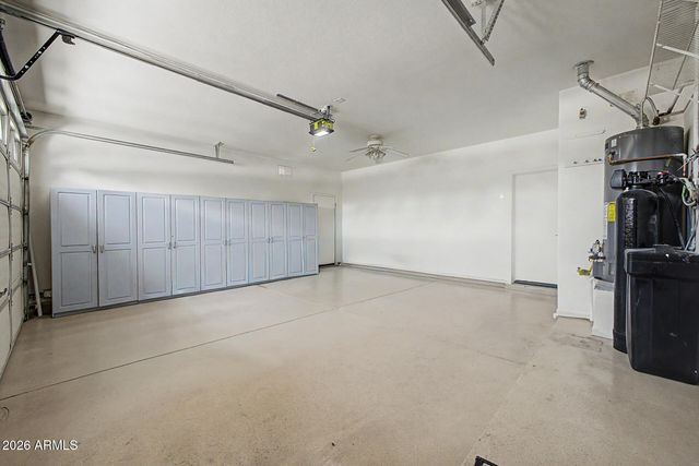 8801 W PALMAIRE Avenue, Glendale, AZ 85305