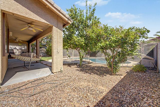 8801 W PALMAIRE Avenue, Glendale, AZ 85305