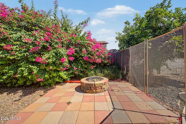 8801 W PALMAIRE Avenue, Glendale, AZ 85305