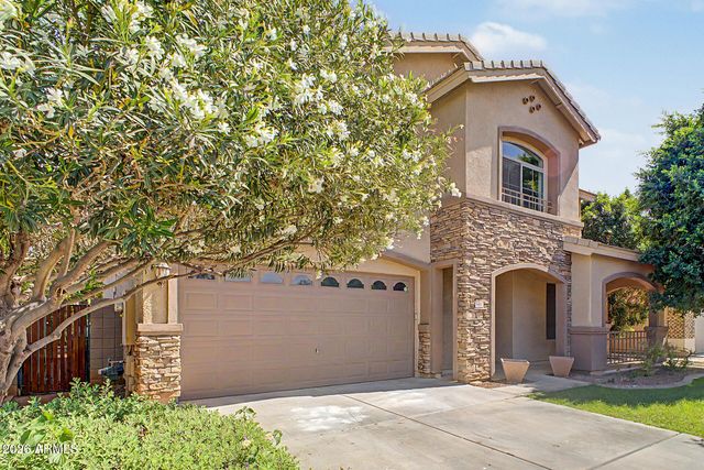 8801 W PALMAIRE Avenue, Glendale, AZ 85305