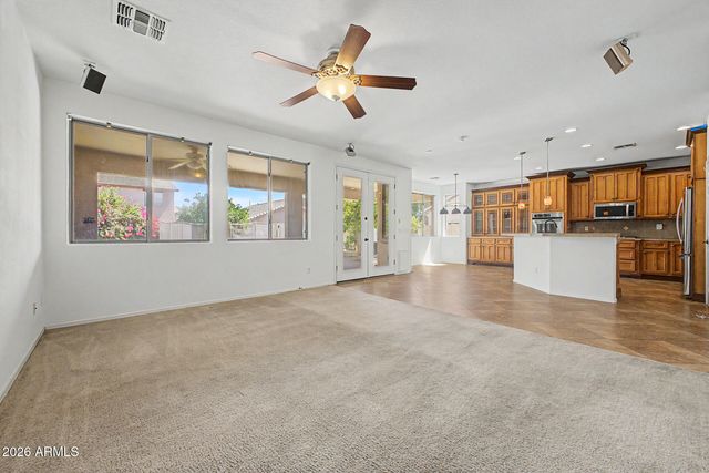 8801 W PALMAIRE Avenue, Glendale, AZ 85305