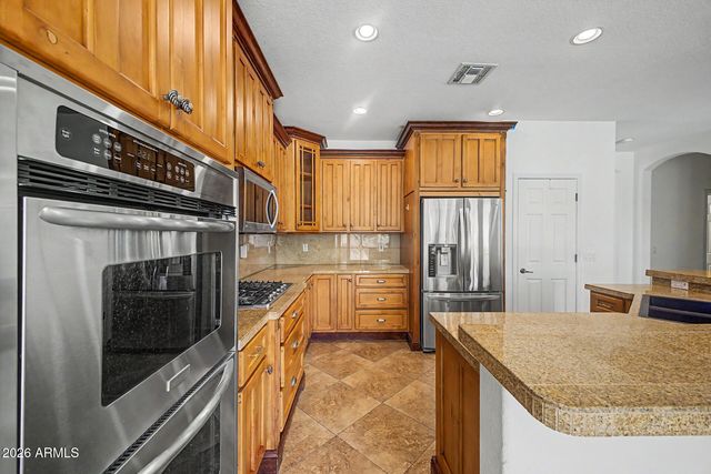 8801 W PALMAIRE Avenue, Glendale, AZ 85305