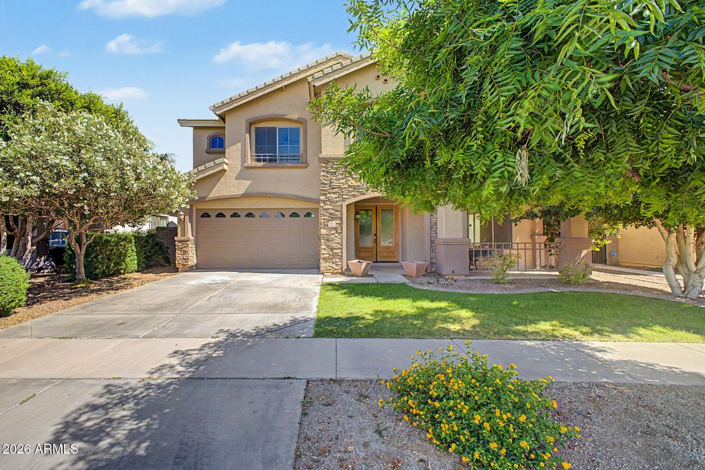 8801 W PALMAIRE Avenue, Glendale, AZ 85305