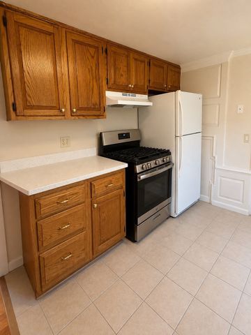 21 State 2, Marblehead, MA 01945