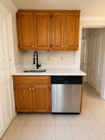 21 State 2, Marblehead, MA 01945