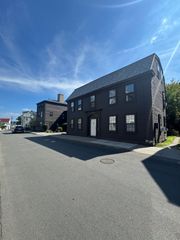 21 State 2, Marblehead, MA 01945