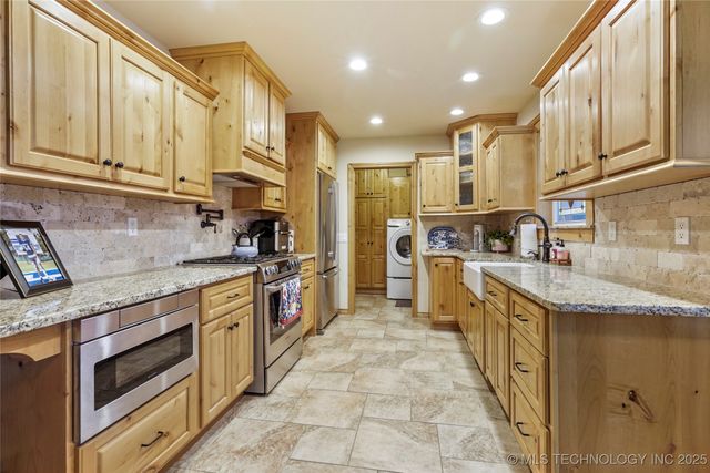 6787 E 66th Place, Tulsa, OK 74133