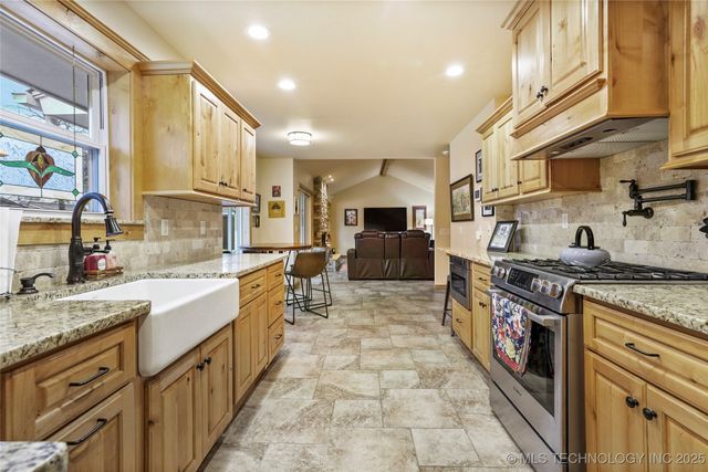 6787 E 66th Place, Tulsa, OK 74133