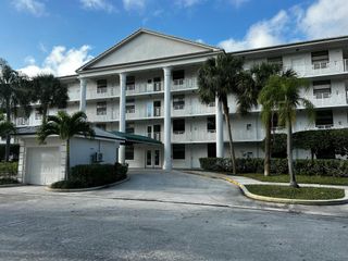 3636 Whitehall Drive 101, West Palm Beach, FL 33401