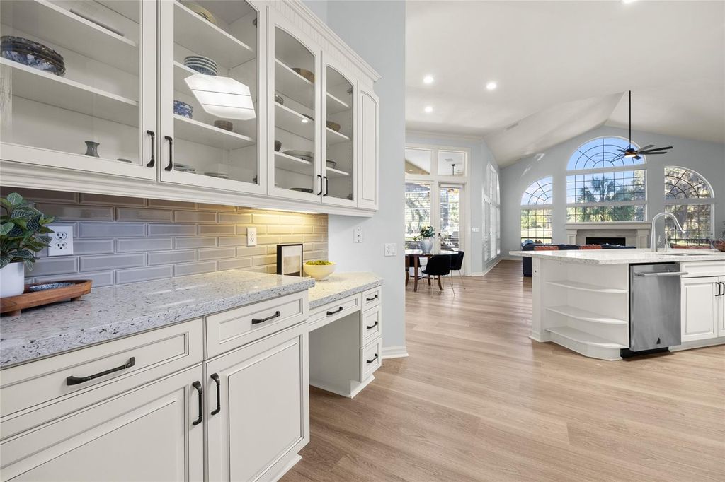 Image 21 of property listing at 4606 SW 97TH TERRACE, Gainesville, FL 32608