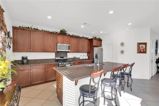 15457 Red Pepper Place, Fontana, CA 92336