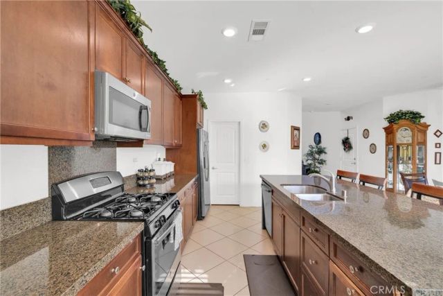 15457 Red Pepper Place, Fontana, CA 92336