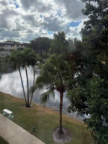 3431 NW 50th Avenue 304, Lauderdale Lakes, FL 33319