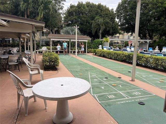 3431 NW 50th Avenue 304, Lauderdale Lakes, FL 33319
