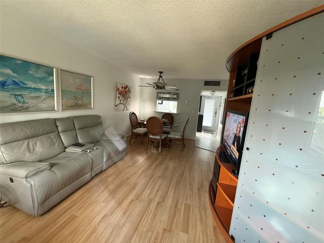 3431 NW 50th Avenue 304, Lauderdale Lakes, FL 33319